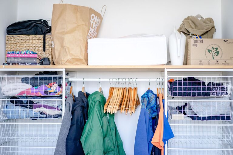 How to Store Seasonal Clothes Efficiently: Practical Tips for Every Home